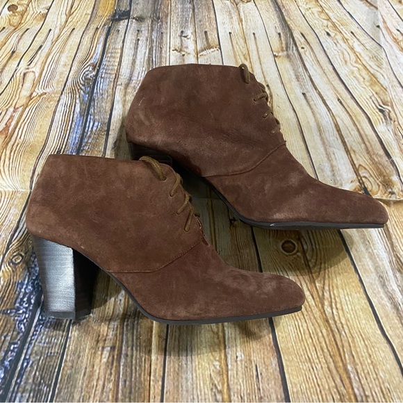Isaac Mizrahi Live! Womens Size 8 Brown Suede Heeled Lace Up Booties - Picture 3 of 5